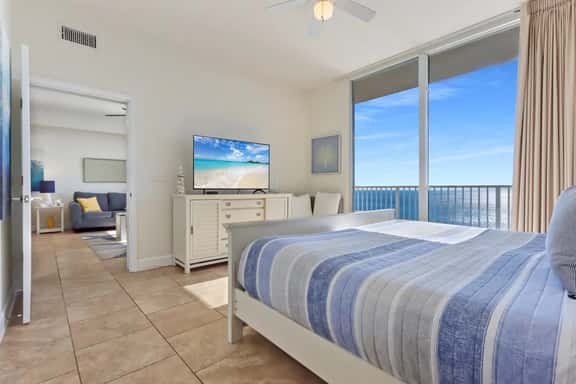 Aqua Blue Beachfront PH Panama City Beach, FL - Image 1