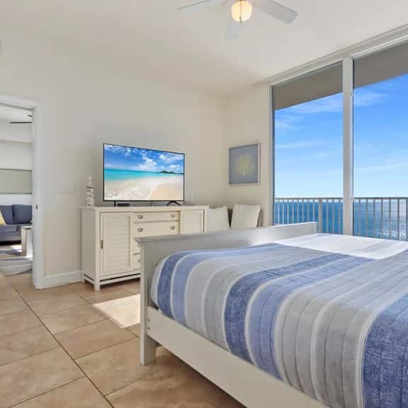 Aqua Blue Beachfront PH Panama City Beach, FL - Image 1